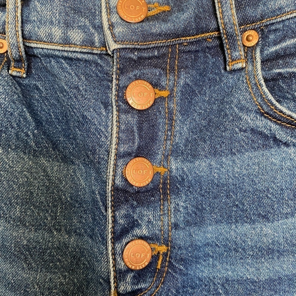 Loft High Waisted Button Front Boyfriend Cutoffs 0 - Picture 5 of 9